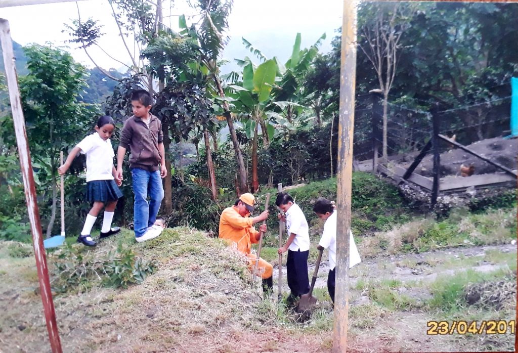 Labor social escuela La maria
