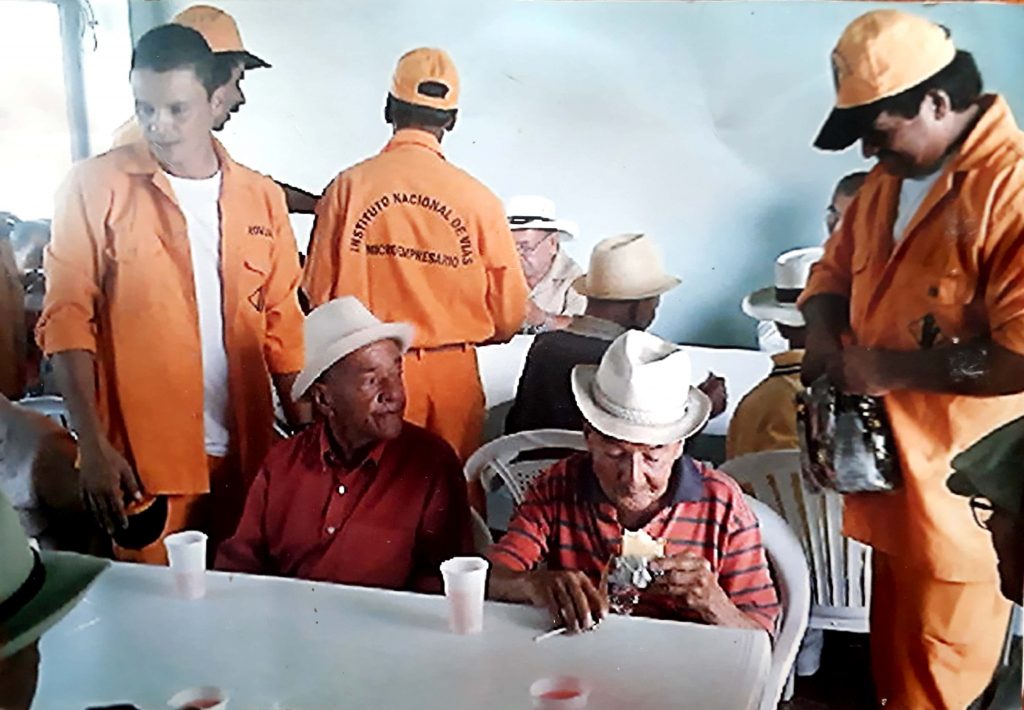 Labor social hogar del anciano